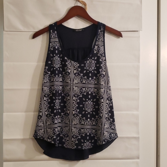 julie's closet Tops - Navy Blue and White Tank Top Med